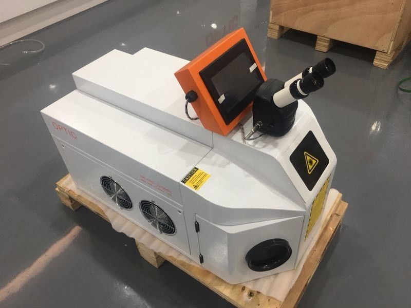 Jewelry 200W Handheld Laser Welding Machine , CE Tabletop Laser Welder